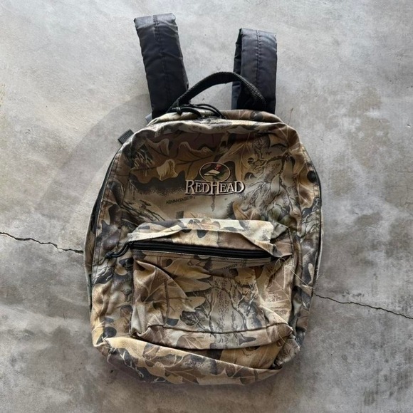 The Unbranded Brand Other - Vintage 90's Redhead real tree camo hunting back pack